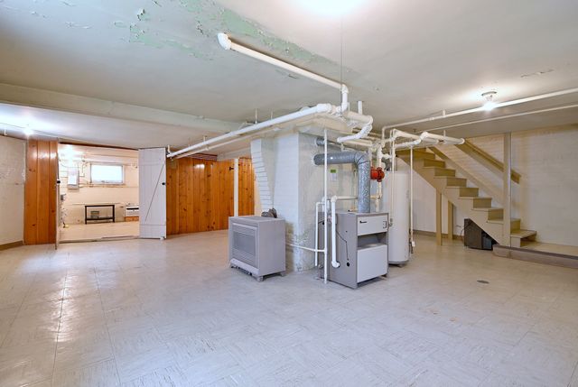 6840 N Olcott Avenue, Chicago, IL 60631