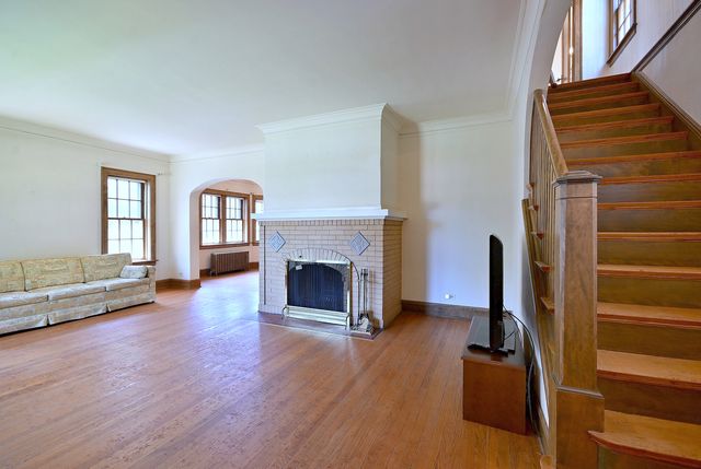 6840 N Olcott Avenue, Chicago, IL 60631