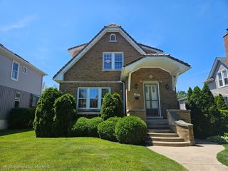 6840 N Olcott Avenue, Chicago, IL 60631