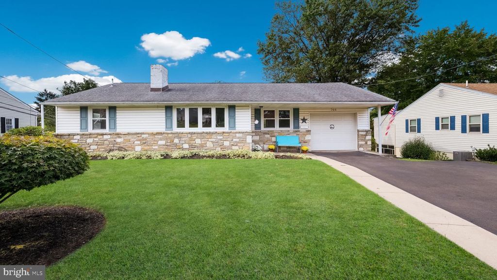 766 MEADOW DR, Warminster, PA 18974