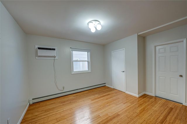 49 N Maple Street, Farmingdale, NY 11735