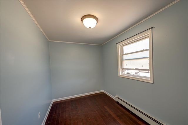 49 N Maple Street, Farmingdale, NY 11735