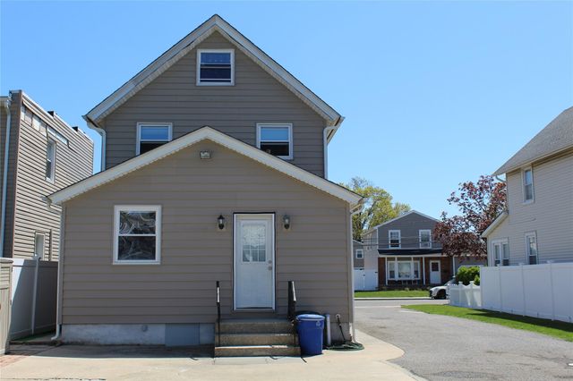 49 N Maple Street, Farmingdale, NY 11735