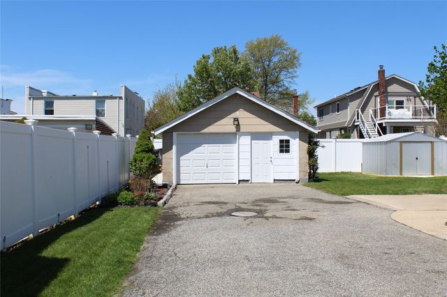 49 N Maple Street, Farmingdale, NY 11735