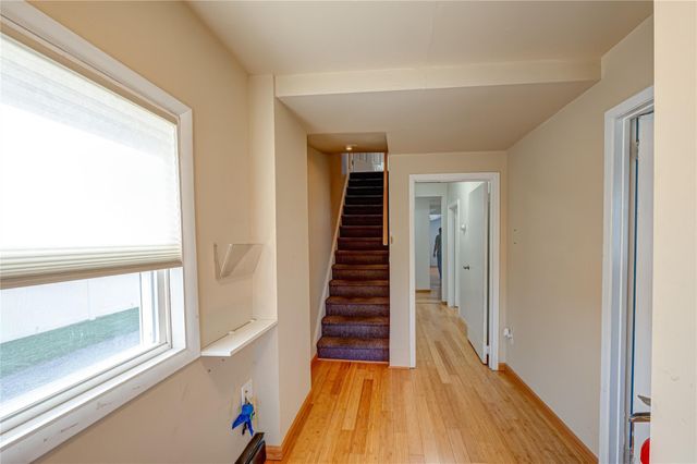 49 N Maple Street, Farmingdale, NY 11735