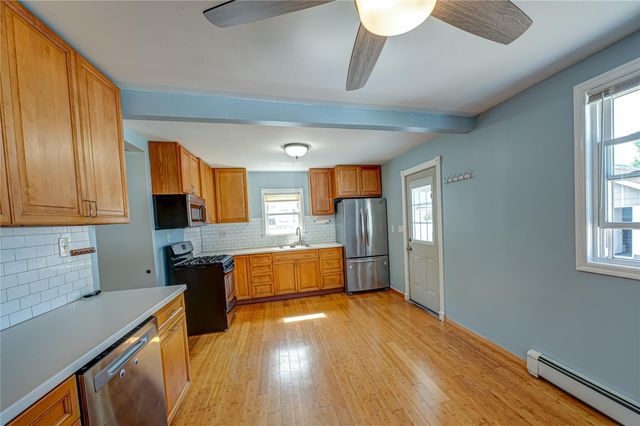49 N Maple Street, Farmingdale, NY 11735