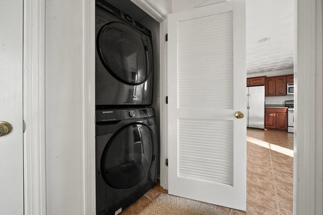 6 Fairlawn Avenue, Burlington, MA 01803