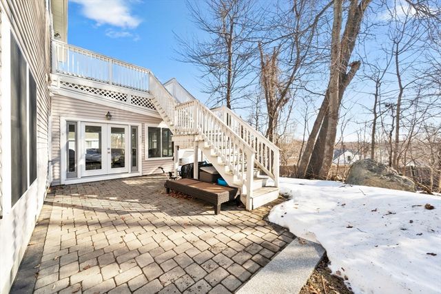 6 Fairlawn Avenue, Burlington, MA 01803