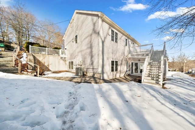 6 Fairlawn Avenue, Burlington, MA 01803