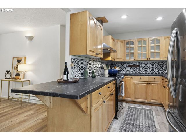 38041 Se RICKERT Rd, Corbett, OR 97019