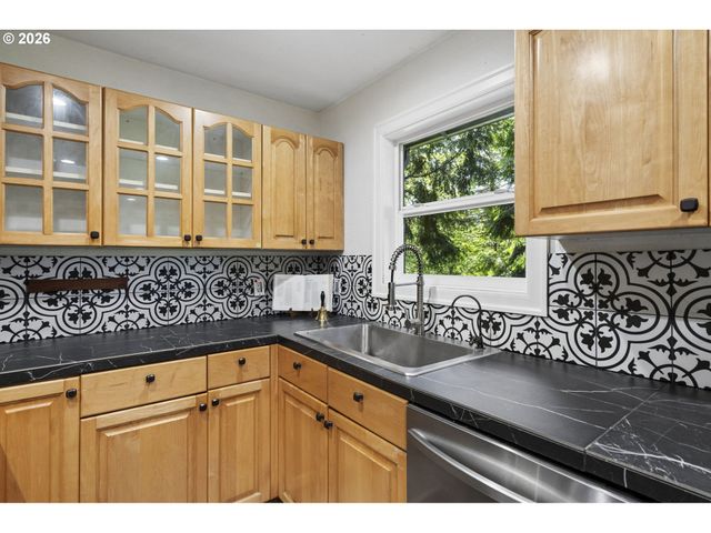 38041 Se RICKERT Rd, Corbett, OR 97019
