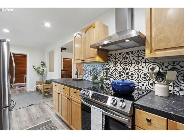 38041 Se RICKERT Rd, Corbett, OR 97019