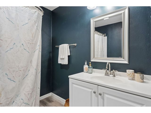 38041 Se RICKERT Rd, Corbett, OR 97019