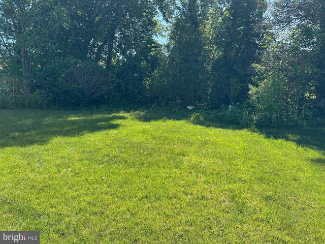 30 NARBERTH PL, Southampton, NJ 08088