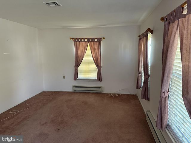 30 NARBERTH PL, Southampton, NJ 08088