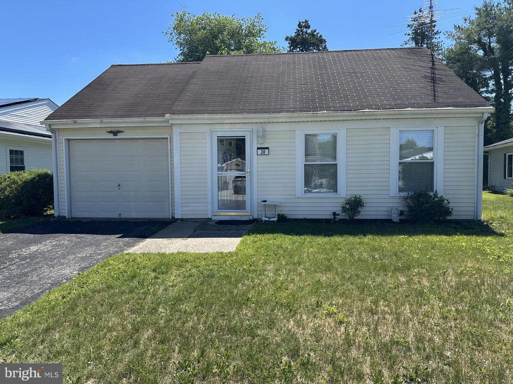 30 NARBERTH PL, Southampton, NJ 08088