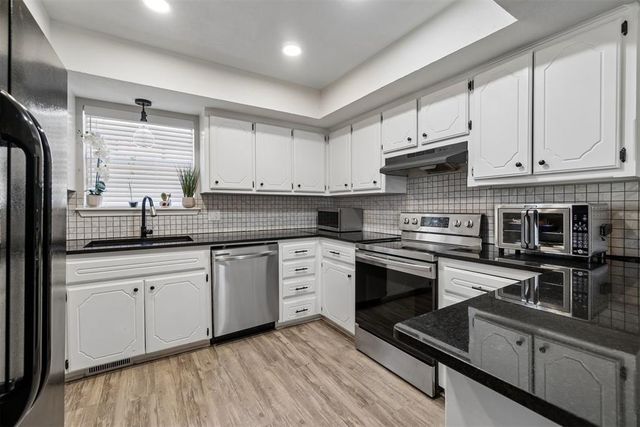 9912 S Country Club Drive, Oklahoma City, OK 73159