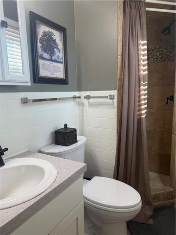 7106 Lundeen Drive, Country Club, MO 64505