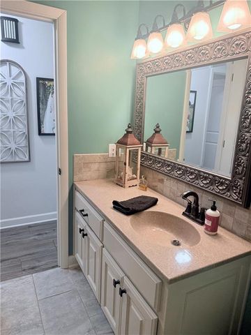 7106 Lundeen Drive, Country Club, MO 64505