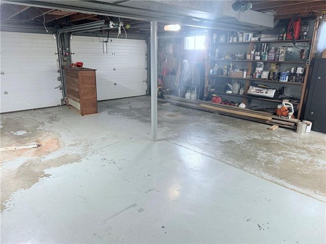 7106 Lundeen Drive, Country Club, MO 64505