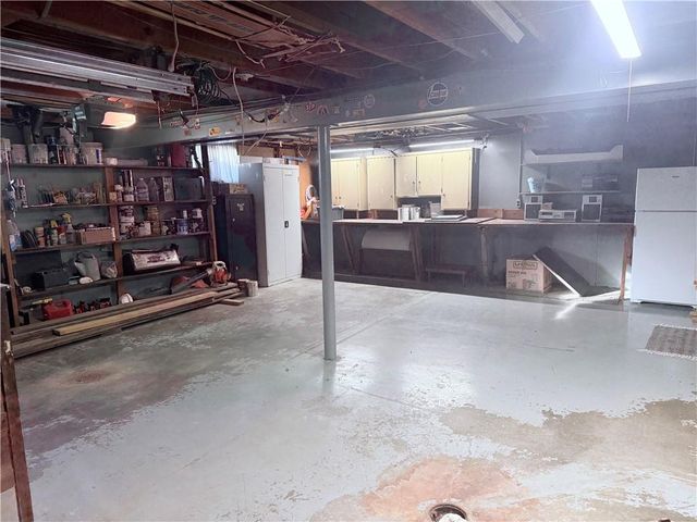 7106 Lundeen Drive, Country Club, MO 64505