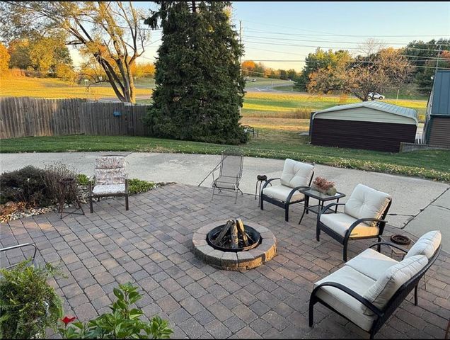 7106 Lundeen Drive, Country Club, MO 64505