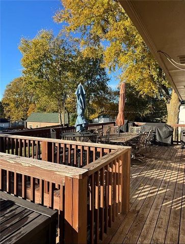 7106 Lundeen Drive, Country Club, MO 64505