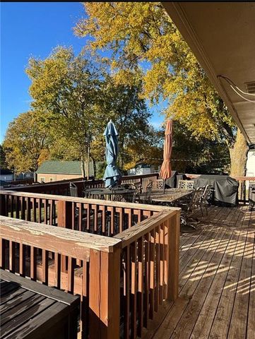 7106 Lundeen Drive, Country Club, MO 64505