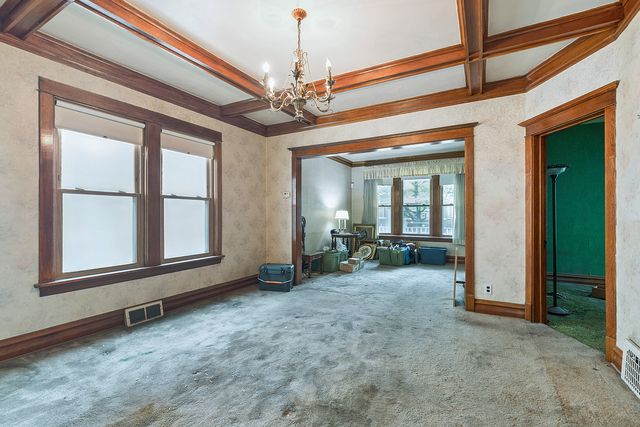 5740 S Trumbull Avenue, Chicago, IL 60629