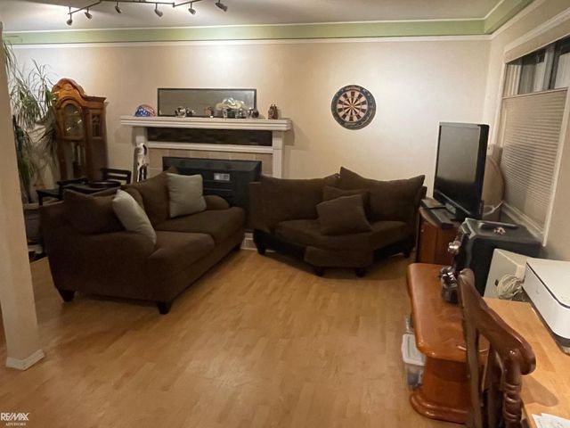 30607 Glenwood Circle, Warren, MI 48088