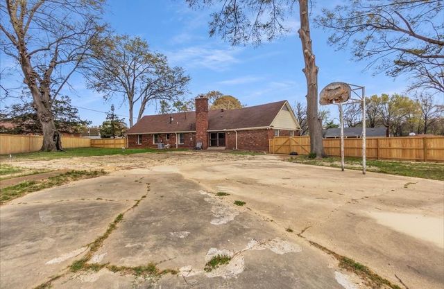 1649 BABS RD, Memphis, TN 38116