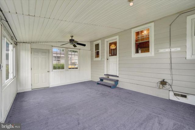 561 WISE AVE, Red Lion, PA 17356