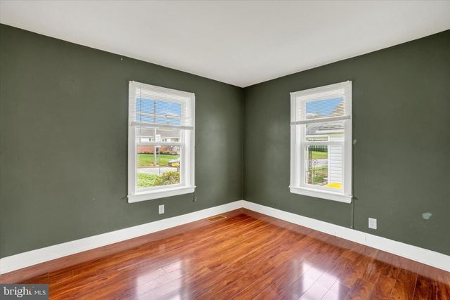 561 WISE AVE, Red Lion, PA 17356