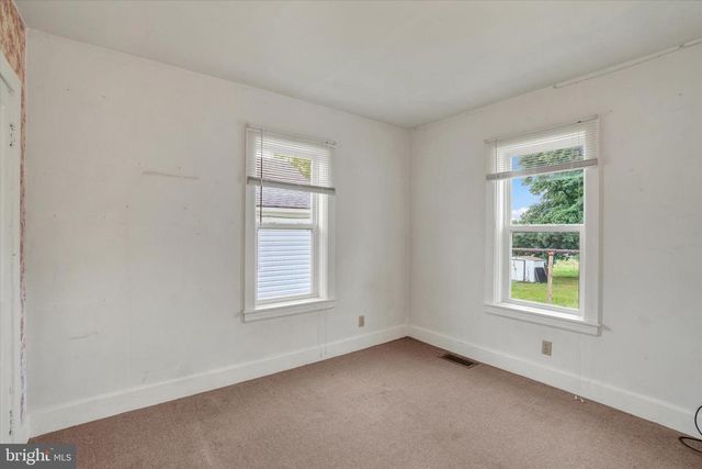 561 WISE AVE, Red Lion, PA 17356