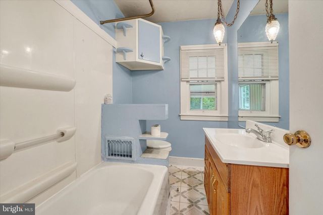 561 WISE AVE, Red Lion, PA 17356