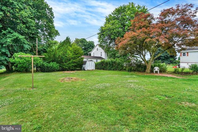 561 WISE AVE, Red Lion, PA 17356