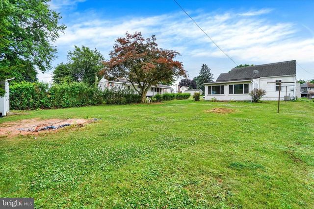 561 WISE AVE, Red Lion, PA 17356