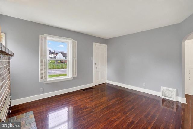 561 WISE AVE, Red Lion, PA 17356