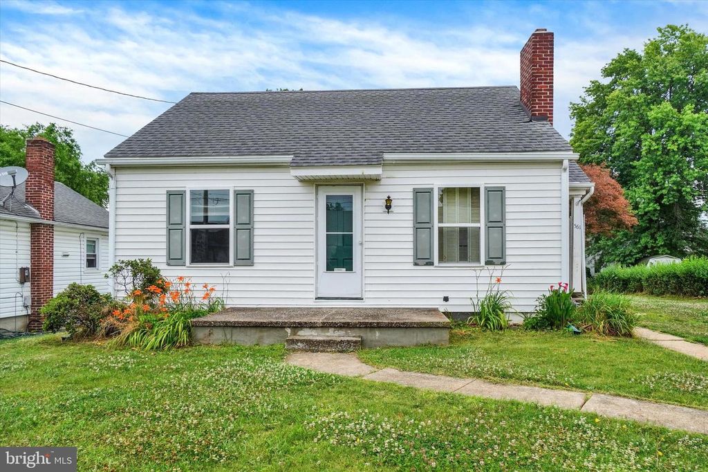 561 WISE AVE, Red Lion, PA 17356