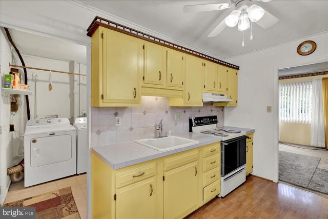 710 CHESTNUT ST, Shoemakersville, PA 19555