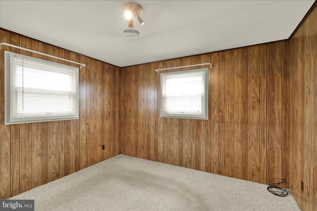 710 CHESTNUT ST, Shoemakersville, PA 19555