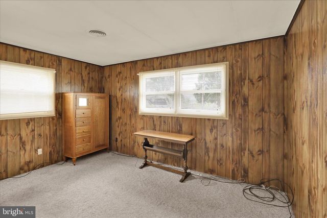 710 CHESTNUT ST, Shoemakersville, PA 19555