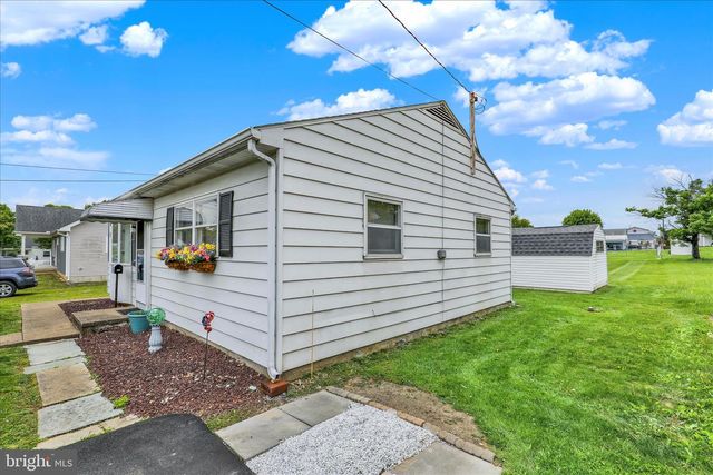 710 CHESTNUT ST, Shoemakersville, PA 19555