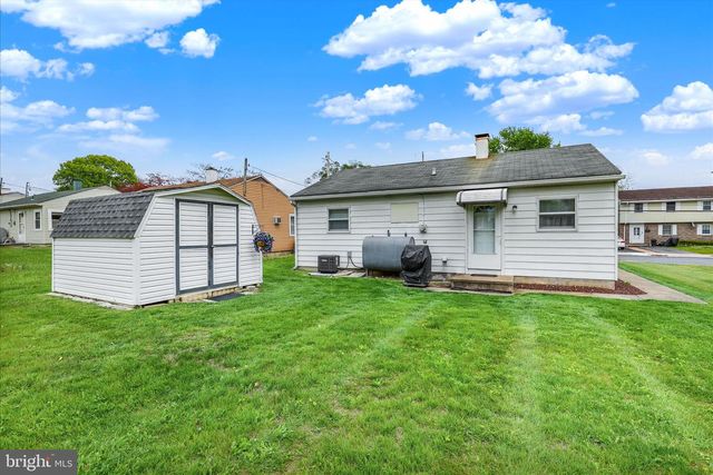 710 CHESTNUT ST, Shoemakersville, PA 19555