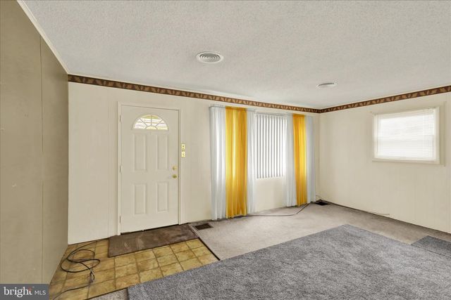 710 CHESTNUT ST, Shoemakersville, PA 19555
