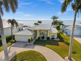 264 Bayshore DR, Cape Coral, FL 33904