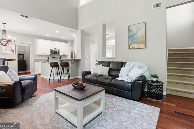 575 Kingsport Drive, Roswell, GA 30076