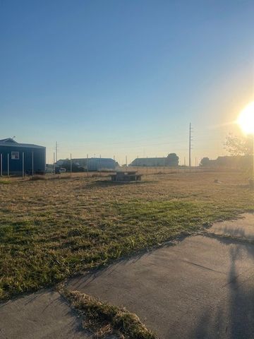 202 Blue Bell Court, Weatherford, TX 76088