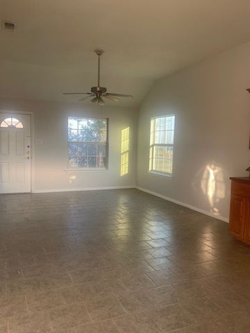 202 Blue Bell Court, Weatherford, TX 76088