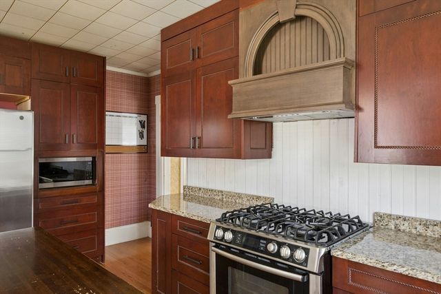 216 Walnut Street, Clinton, MA 01510